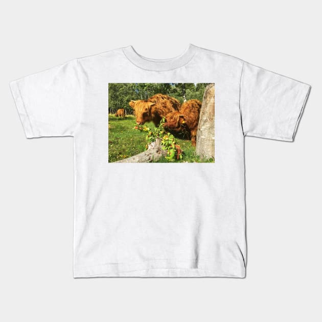 Scottish Highland Cattle Calves and Apples 2095 Kids T-Shirt by SaarelaHighland